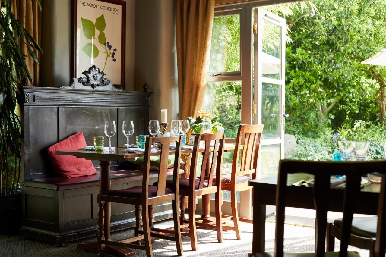 Pear Tree Inn Whitley Bagian luar foto