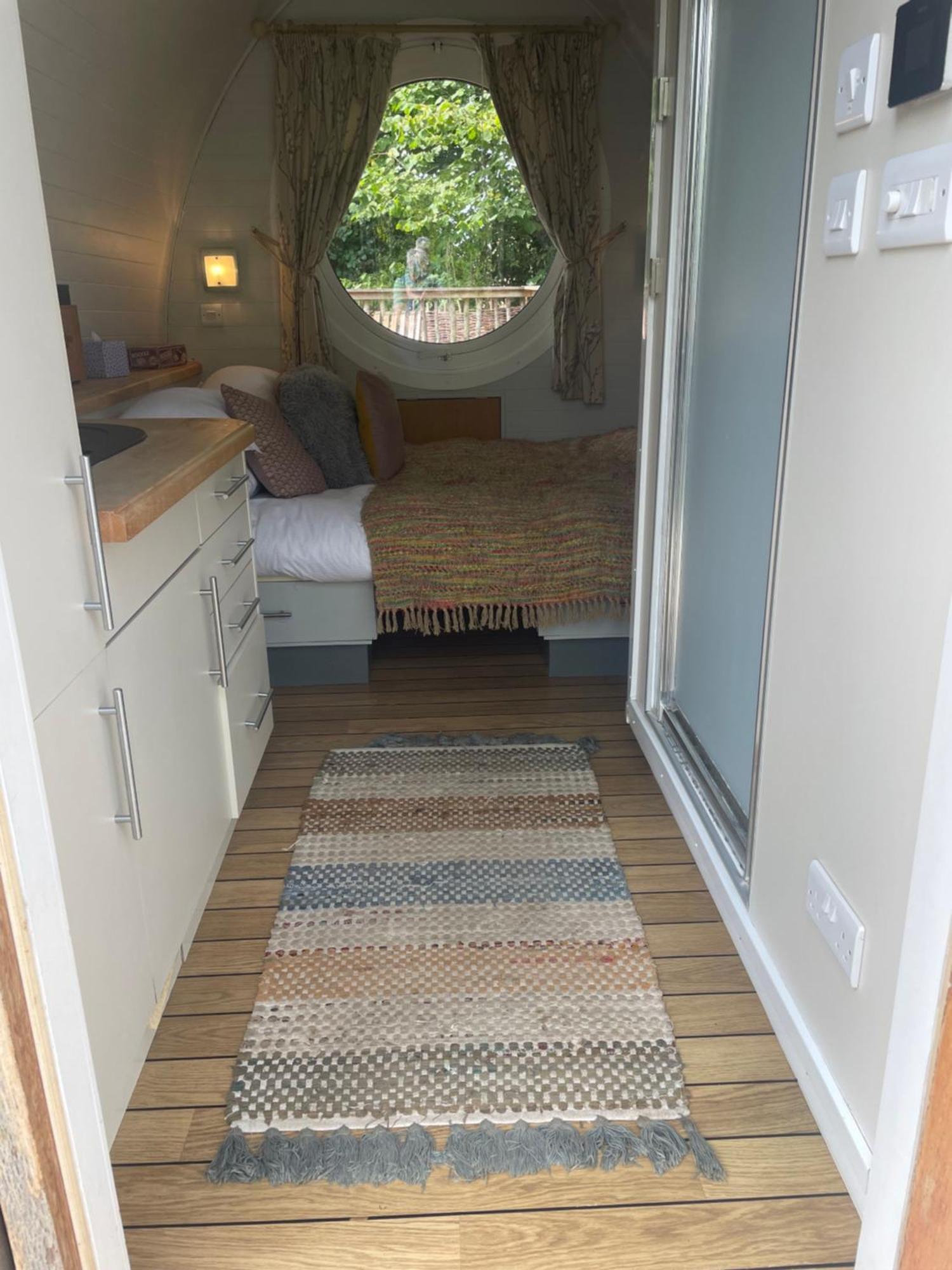 Pear Tree Inn Whitley Bagian luar foto