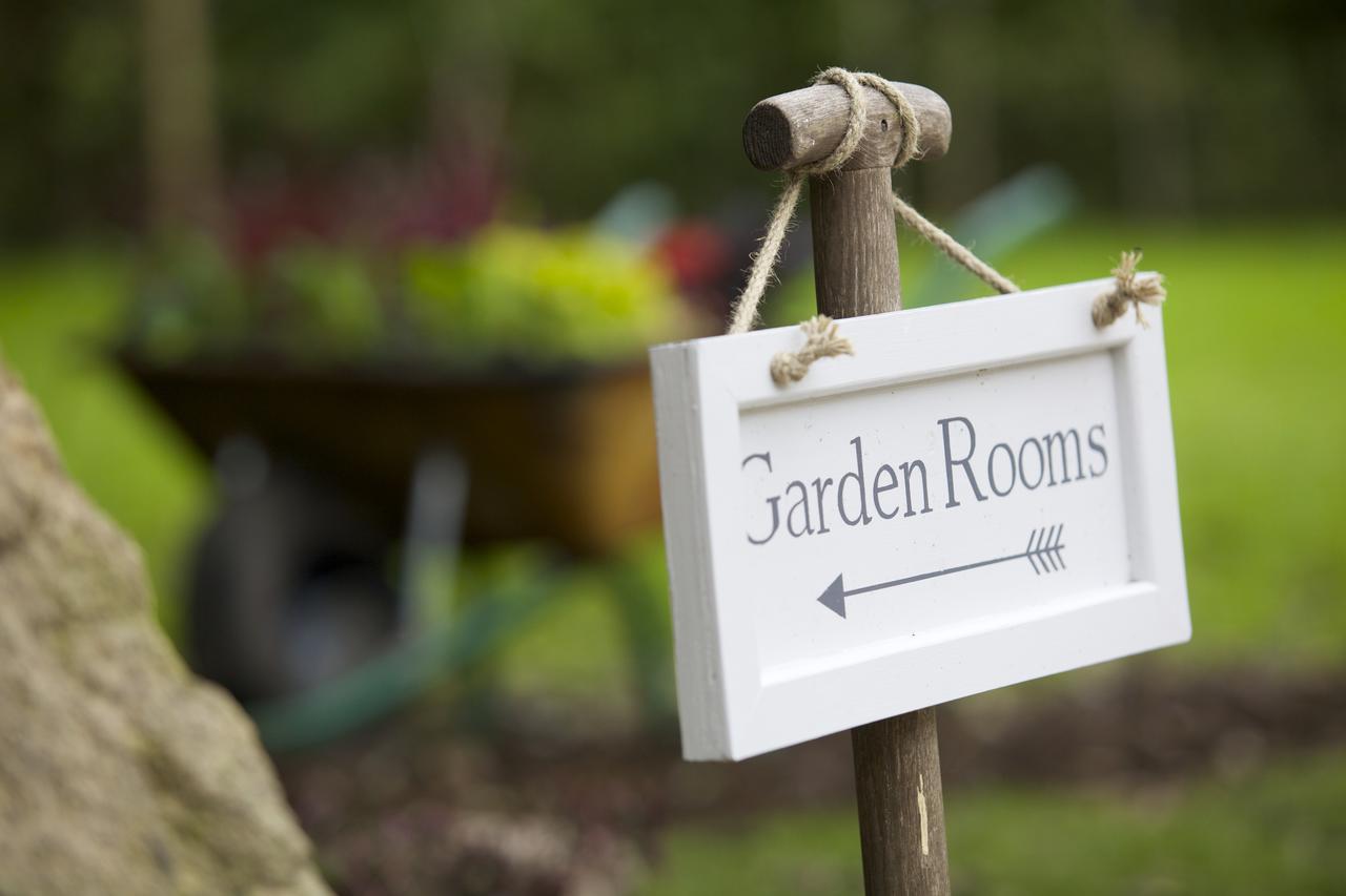 Pear Tree Inn Whitley Bagian luar foto