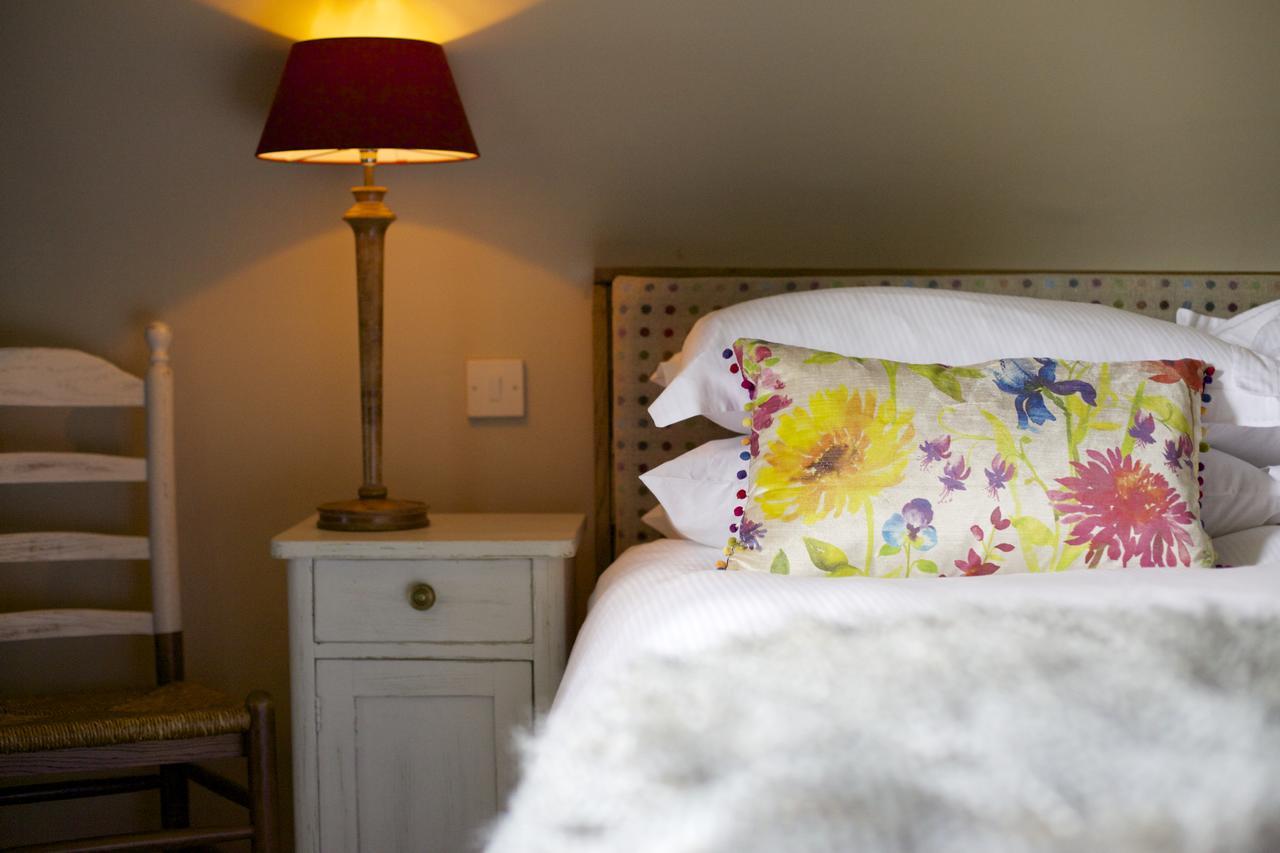 Pear Tree Inn Whitley Bagian luar foto
